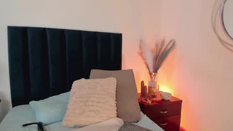 Emilyy Watson online show from February 26, 2025, 2:57 pm