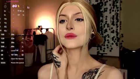 Snapshot of emimiy chatting on November 9, 2025, 3:27 am emimiy online show from November 9, 2025, 3:27 am