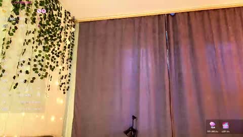 Snapshot of emimiy chatting on November 11, 2025, 3:39 am emimiy online show from November 11, 2025, 3:39 am