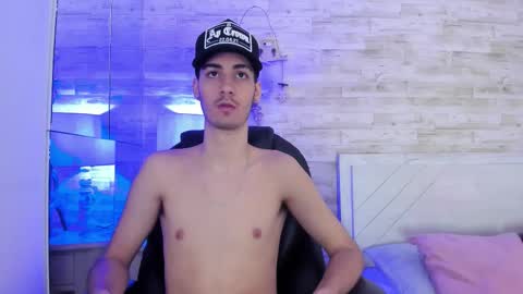 emir_ozan online show from January 13, 2026, 11:48 am