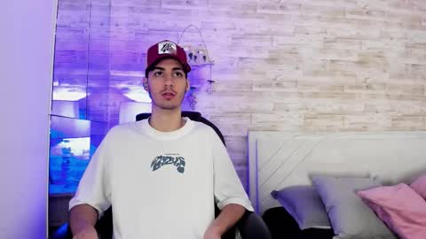 emir_ozan online show from January 14, 2026, 11:27 am