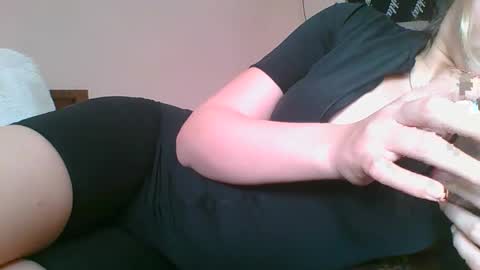 emma_991 online show from December 27, 2024, 7:29 am