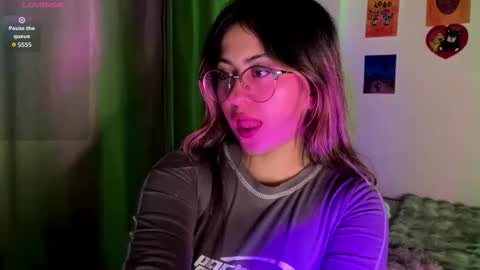 Snapshot of emma__bell_ chatting on September 8, 2025, 11:26 pm Emma Is here online show from September 8, 2025, 11:26 pm
