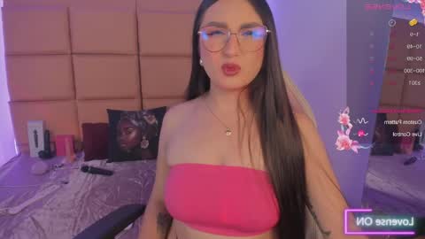 emma__js_ online show from May 10, 2026, 1:38 pm