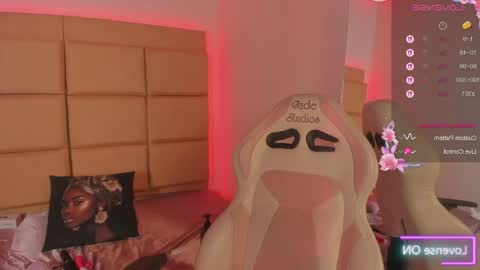 emma__js_ online show from May 13, 2026, 9:11 pm