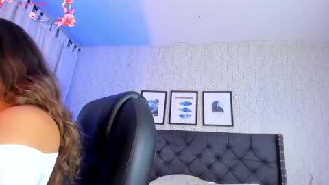 Snapshot of emma__smith01 chatting on February 7, 2025, 3:41 pm Emma online show from February 7, 2025, 3:41 pm