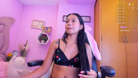 Emma Anturin online show from October 8, 2025, 9:23 pm