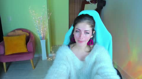 Snapshot of emma_blanco chatting on January 14, 2025, 3:53 am Emma online show from January 14, 2025, 3:53 am