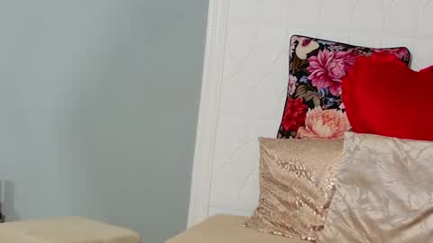 Snapshot of emma_bliss_ chatting on February 15, 2026, 8:27 pm emma_bliss_ online show from February 15, 2026, 8:27 pm