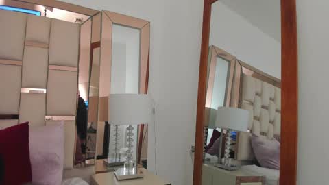 Snapshot of emma_castilloo chatting on February 2, 2025, 3:32 am Emma Castillo online show from February 2, 2025, 3:32 am