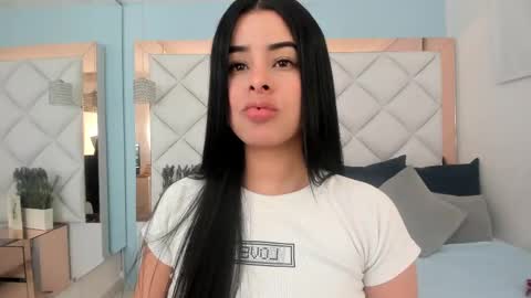 Snapshot of emma_castilloo chatting on September 22, 2025, 4:58 am Emma Castillo online show from September 22, 2025, 4:58 am