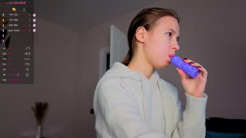 Emma online show from September 29, 2025, 1:33 am