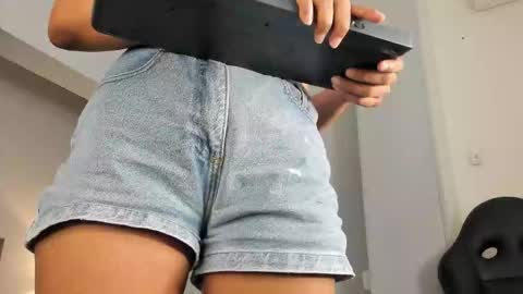 Emma online show from January 12, 2026, 7:52 pm