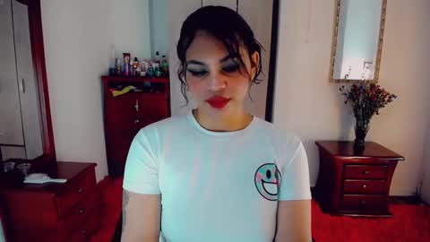 Snapshot of emma_diva chatting on December 8, 2024, 6:39 pm emma online show from December 8, 2024, 6:39 pm