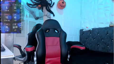 emma_dl2 online show from October 14, 2025, 5:03 pm