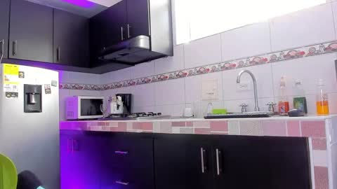 Emma online show from September 24, 2025, 2:42 pm