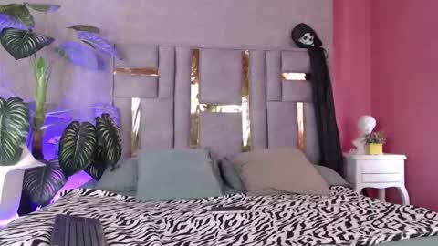 Snapshot of emma_fg chatting on October 22, 2025, 12:27 pm Valeria  online show from October 22, 2025, 12:27 pm