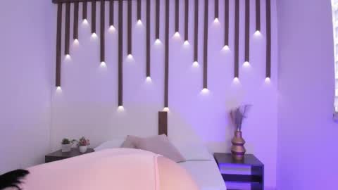 E M M A online show from April 21, 2026, 7:39 pm