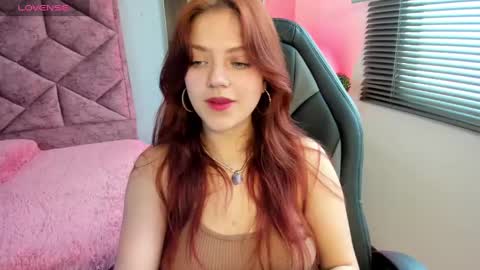 Snapshot of emma_ford1 chatting on January 3, 2025, 4:59 pm Emma online show from January 3, 2025, 4:59 pm