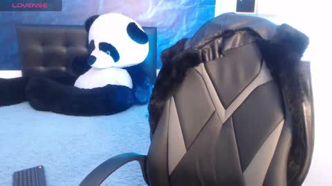 Snapshot of emma_ford1 chatting on February 4, 2025, 7:07 am Emma online show from February 4, 2025, 7:07 am