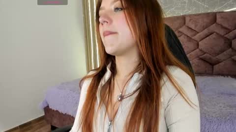 Snapshot of emma_ford1 chatting on February 20, 2025, 12:30 am Emma online show from February 20, 2025, 12:30 am