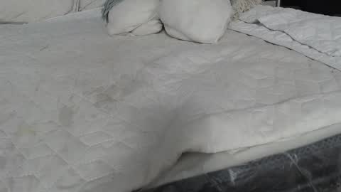 Emma online show from October 8, 2025, 9:23 pm