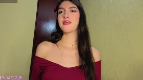 Snapshot of emma_hottson chatting on April 15, 2026, 11:38 pm Emma 3 online show from April 15, 2026, 11:38 pm