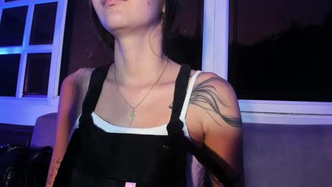 emma_jhoons online show from February 1, 2026, 11:42 am