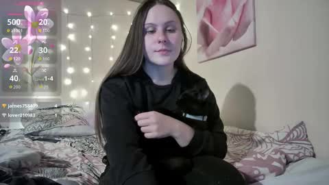 emma_just online show from October 14, 2025, 7:20 am