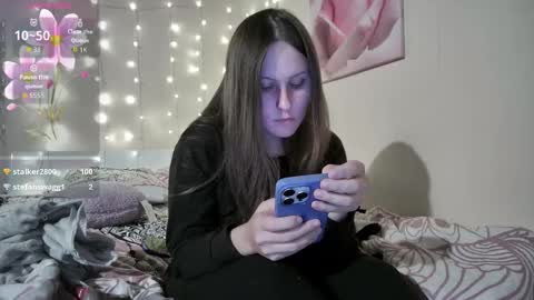 emma_just online show from October 14, 2025, 7:25 pm