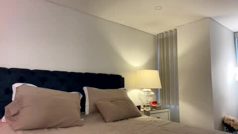 emma_lu1 online show from December 10, 2024, 5:22 pm