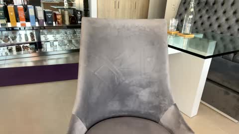 emma_lu1 online show from January 18, 2025, 9:02 pm