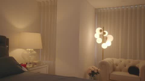 emma_lu1 online show from January 24, 2025, 6:35 pm