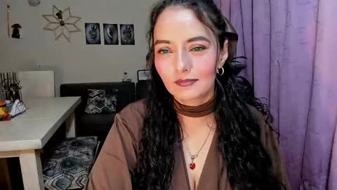  emma luxy online show from April 21, 2026, 11:18 pm