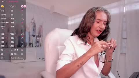 Snapshot of emma_mendoza chatting on December 6, 2024, 12:27 pm Emma online show from December 6, 2024, 12:27 pm