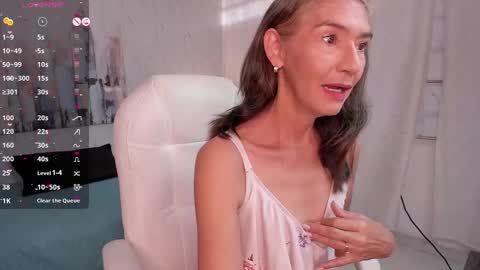 Snapshot of emma_mendoza chatting on December 7, 2024, 12:13 pm Emma online show from December 7, 2024, 12:13 pm