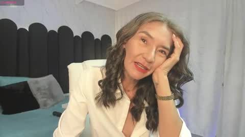 Snapshot of emma_mendoza chatting on February 7, 2025, 6:24 pm Emma online show from February 7, 2025, 6:24 pm