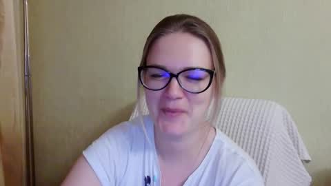 emma_misty_ online show from November 10, 2025, 6:18 pm