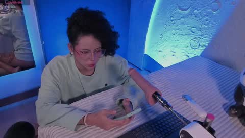 Snapshot of emma_nakamura chatting on February 6, 2025, 10:04 am online show from February 6, 2025, 10:04 am