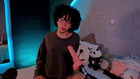 Snapshot of emma_nakamura chatting on February 24, 2025, 10:04 am online show from February 24, 2025, 10:04 am