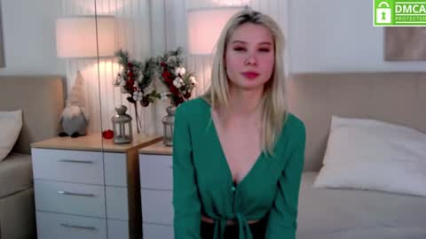 Snapshot of emma_plux chatting on December 29, 2024, 7:17 am Emma online show from December 29, 2024, 7:17 am
