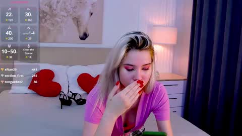 Snapshot of emma_plux chatting on March 3, 2025, 7:10 am Emma online show from March 3, 2025, 7:10 am
