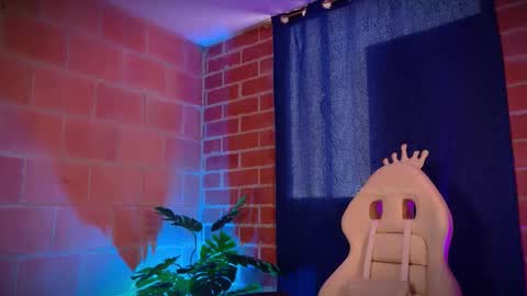 Emma Rouse Independent Model online show from October 17, 2025, 2:41 pm