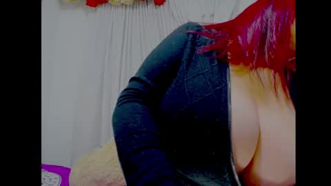 emma_saenzz online show from November 5, 2025, 3:17 am