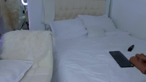 Snapshot of emma_smith13 chatting on March 12, 2025, 10:17 pm HI IM NEW online show from March 12, 2025, 10:17 pm