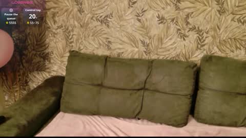 Snapshot of emma_tris chatting on February 28, 2026, 7:15 pm Emma online show from February 28, 2026, 7:15 pm