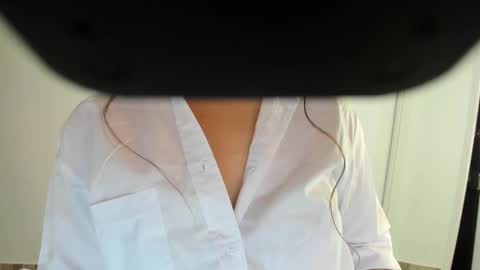 Snapshot of emma_white02 chatting on October 4, 2025, 4:49 pm emma_white02 online show from October 4, 2025, 4:49 pm