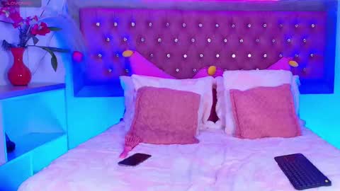 neko  online show from October 20, 2025, 9:48 pm