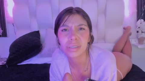 emmaa00_ online show from March 25, 2026, 4:35 pm