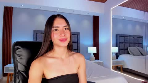 Snapshot of emmaa_robertts chatting on December 6, 2024, 2:17 pm Emma Everyday From 0530 to 1430 Col Time online show from December 6, 2024, 2:17 pm